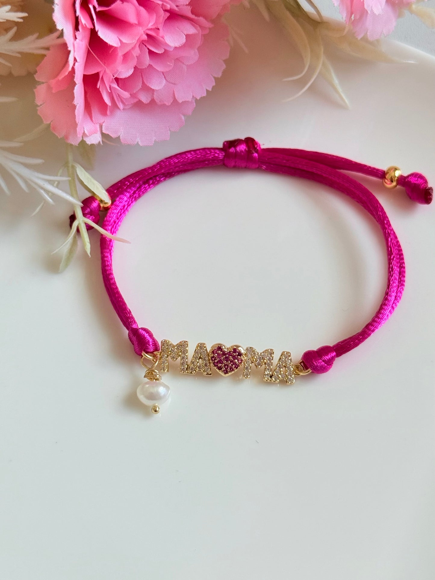 Pulsera en hilo satinado con conector Mamá