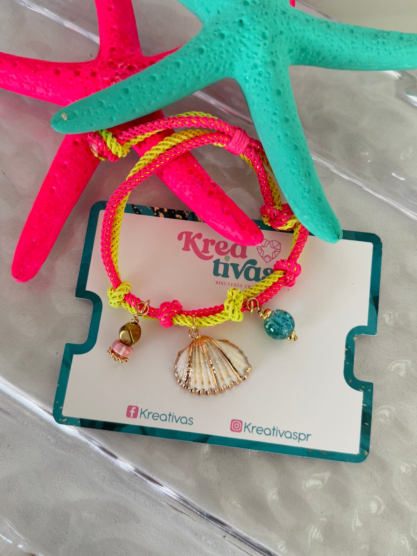 Pulsera en cordón ajustable