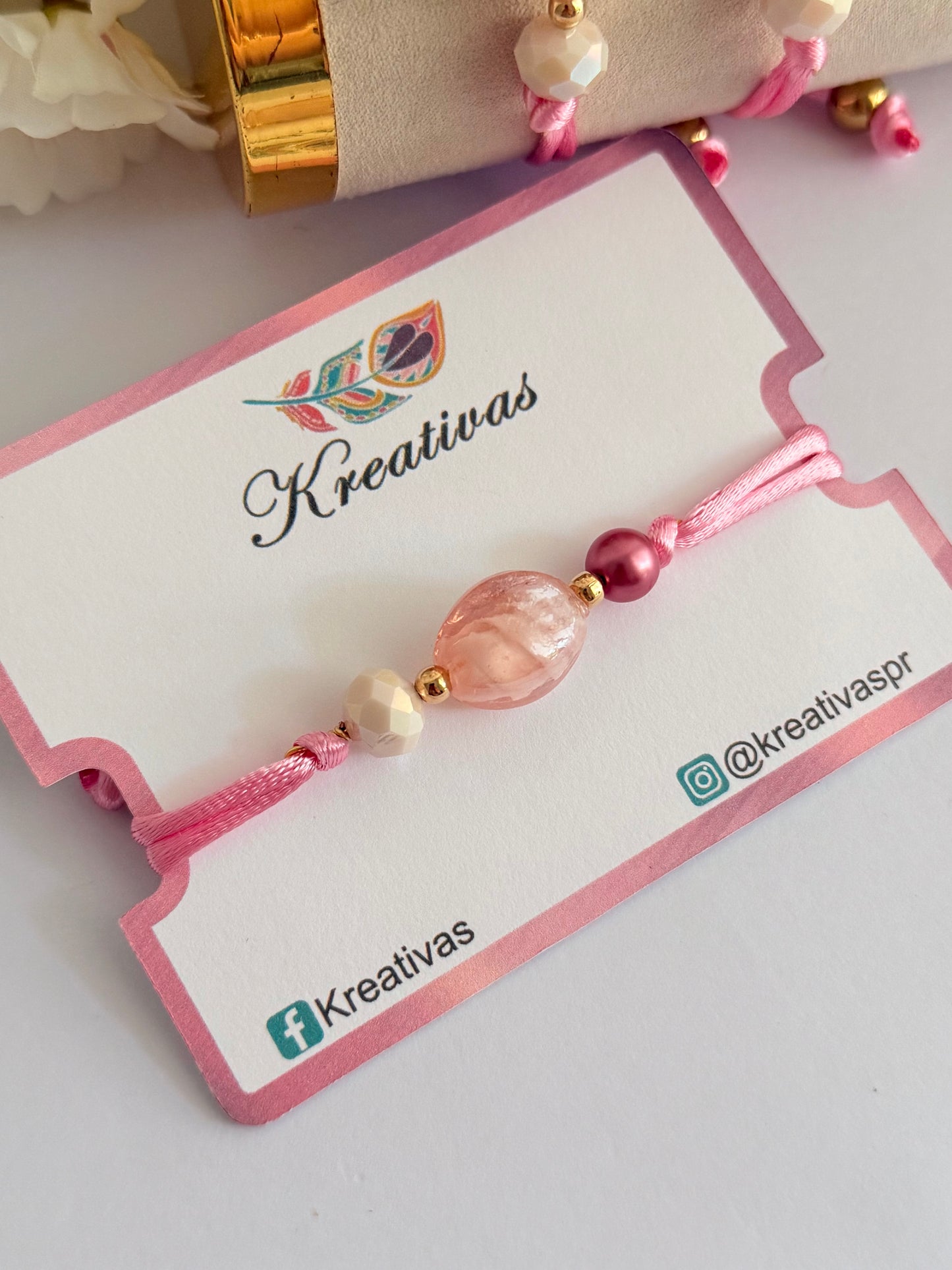 Rosa-Pulsera en hilo ajustable