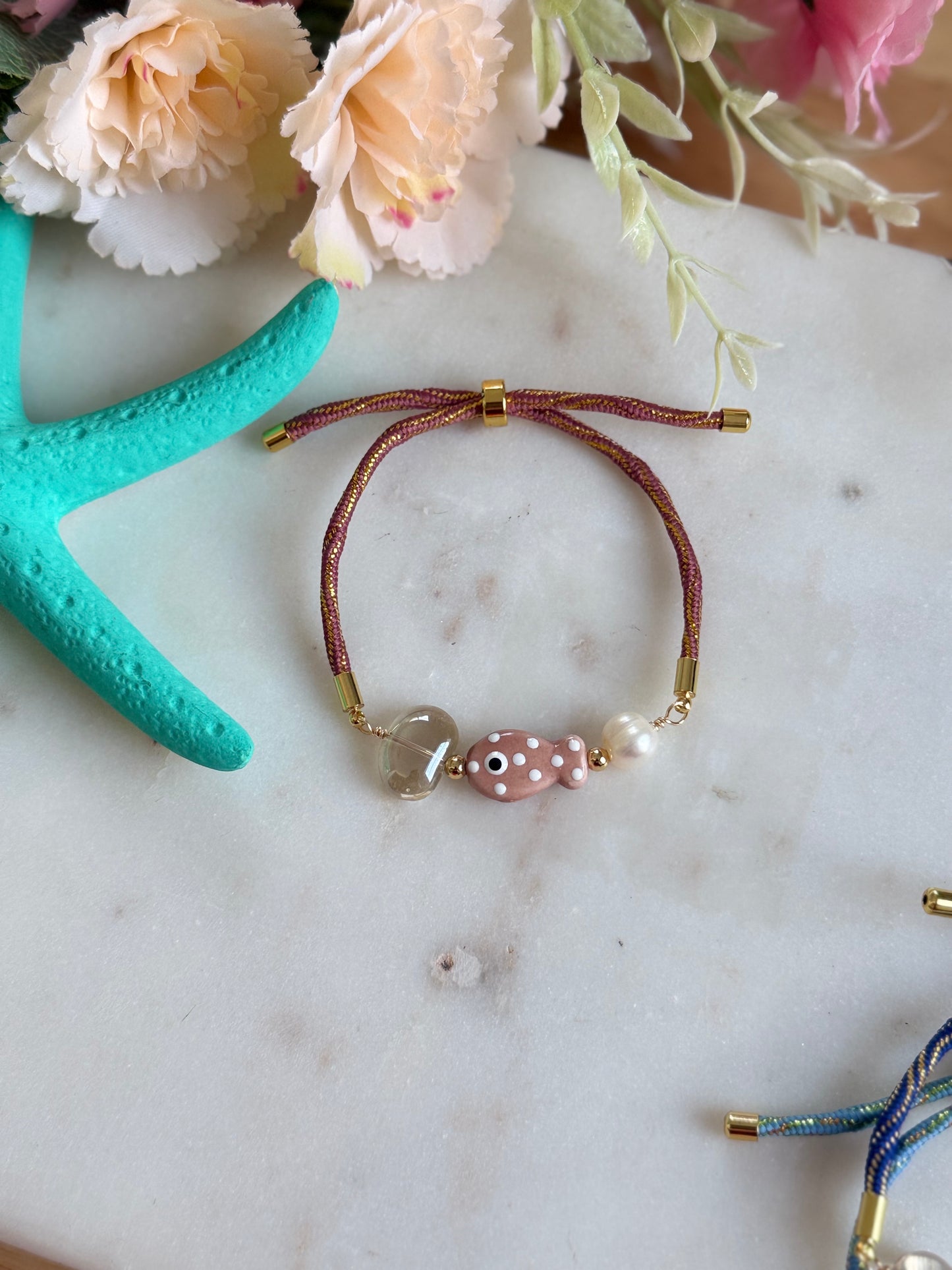 Pulsera Pecesitos (hilo nilón)