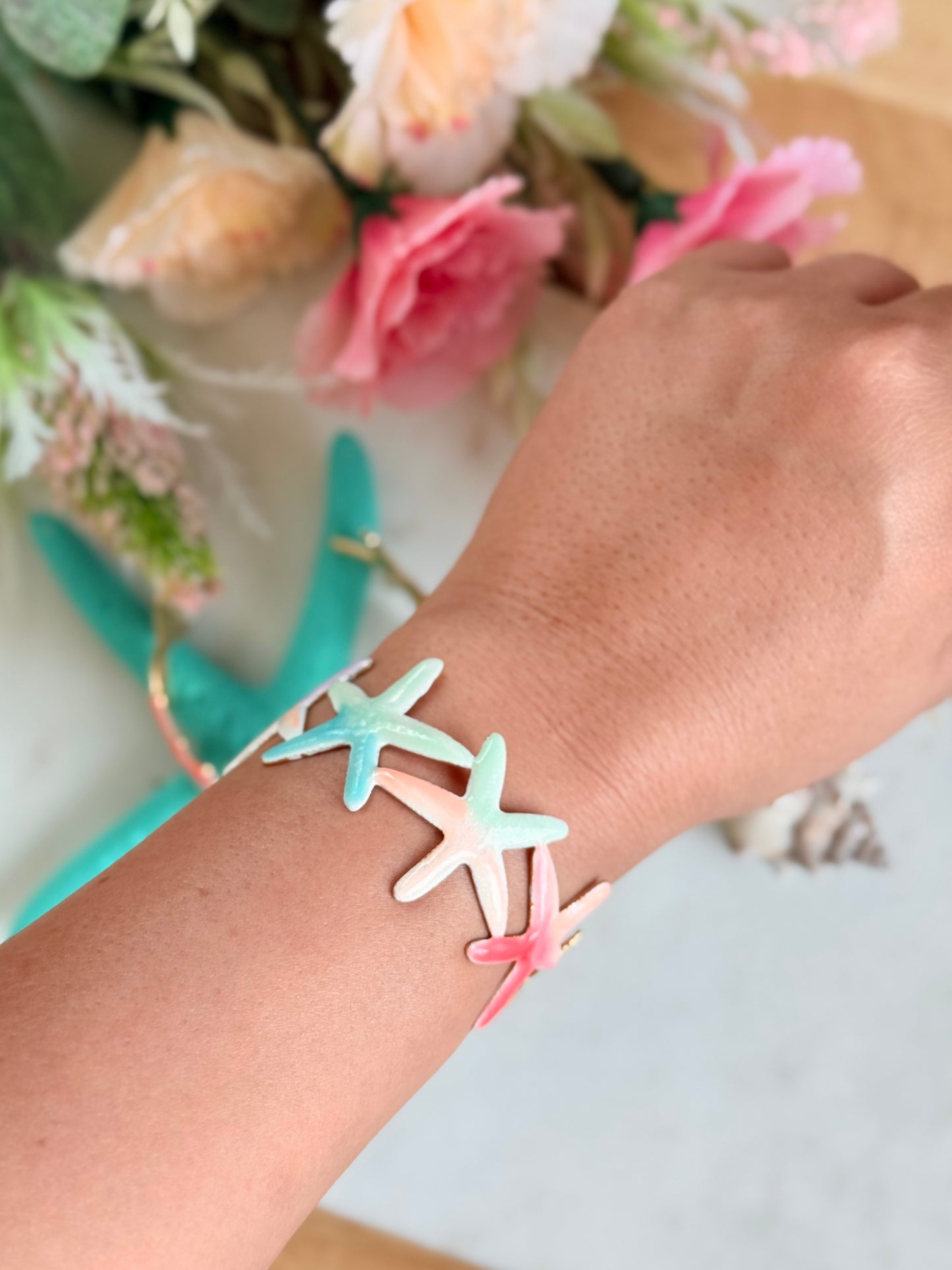 Estrella de mar pulsera cuff en colores