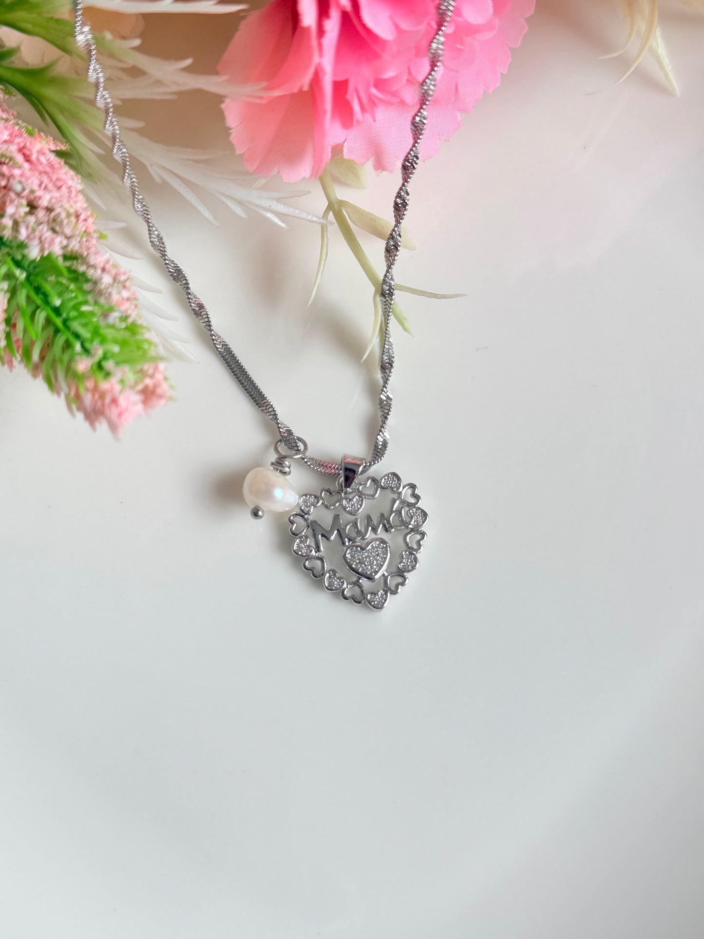 Cadena Mamá colgante en corazones